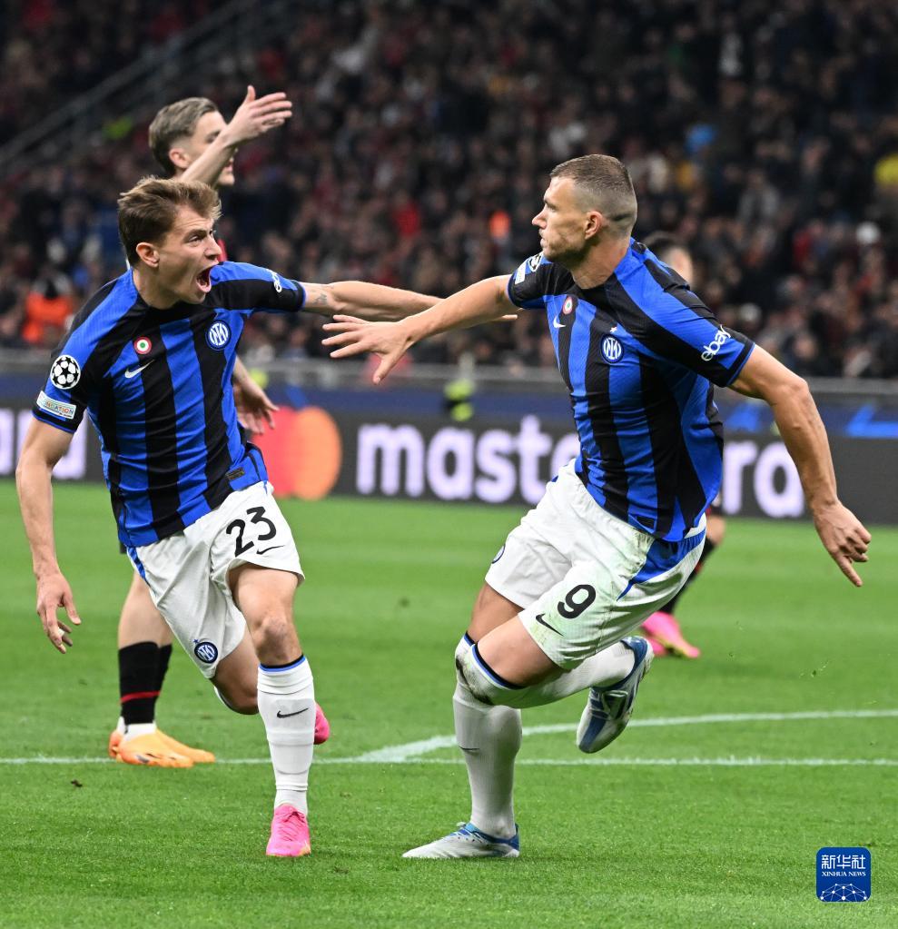 人造石板材自动浇注生产