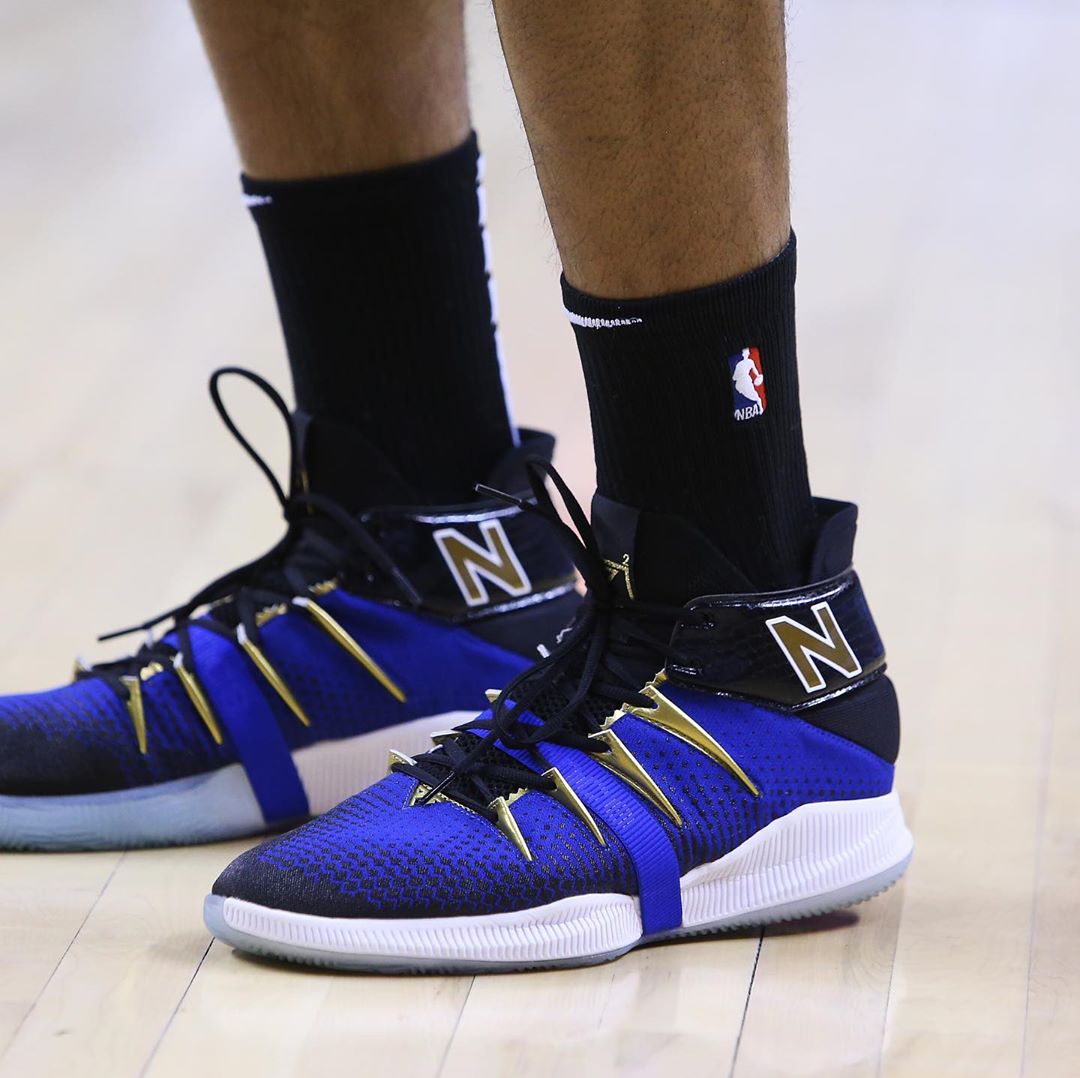 人造石板材自动浇注生产